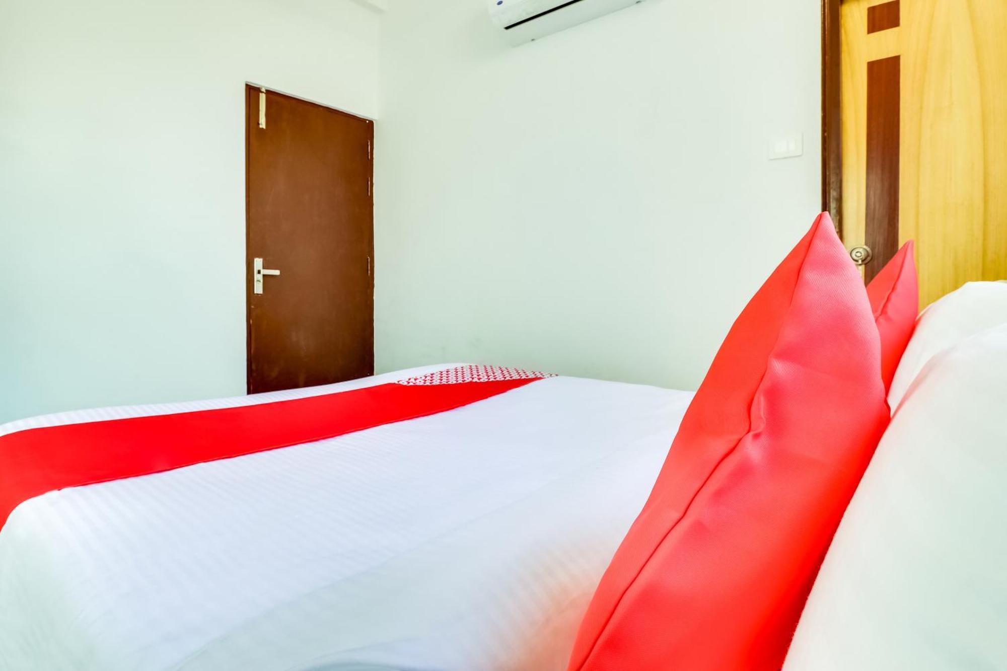 Hotel O The Velvet Chinhat Tiraha Esterno foto